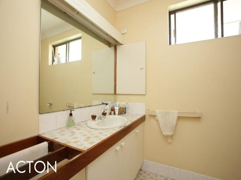 4A Etna Place, Rossmoyne WA 6148