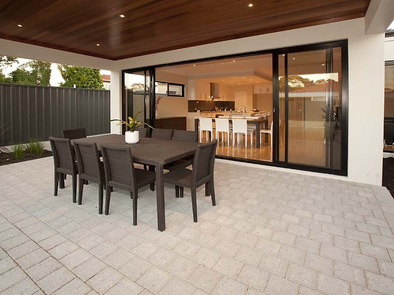 122A Lockhart Street Street, Como WA 6152