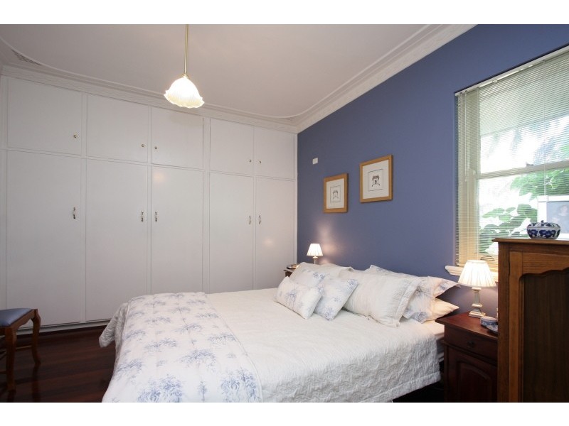 202 Douglas Avenue, Kensington WA 6151