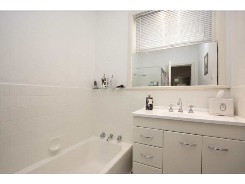 202 Douglas Avenue, Kensington WA 6151