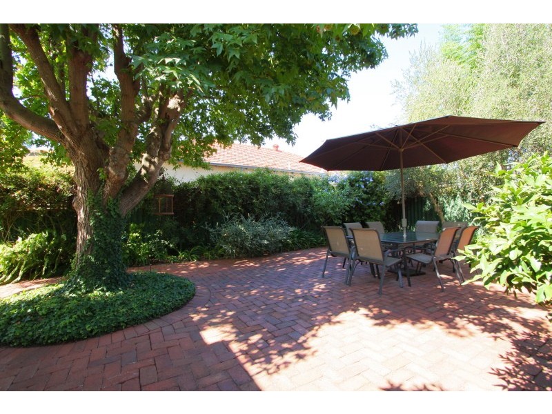 202 Douglas Avenue, Kensington WA 6151