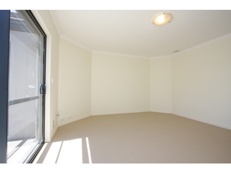 28 Marsh Avenue, Manning WA 6152