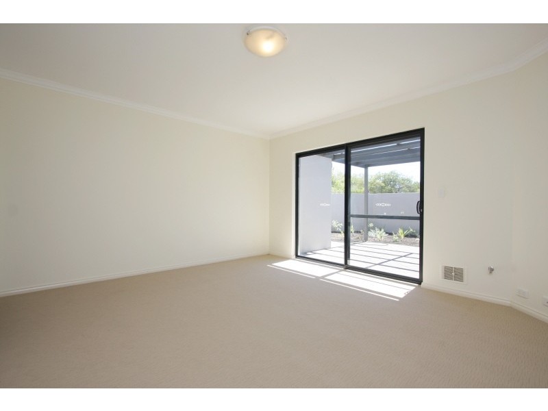 28 Marsh Avenue, Manning WA 6152