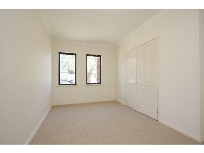 28 Marsh Avenue, Manning WA 6152