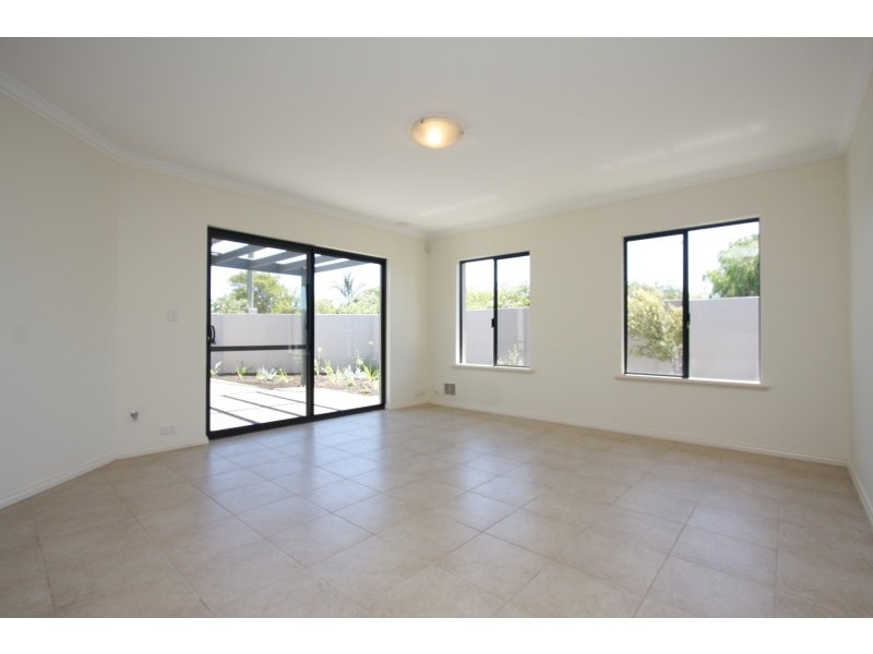 28 Marsh Avenue, Manning WA 6152