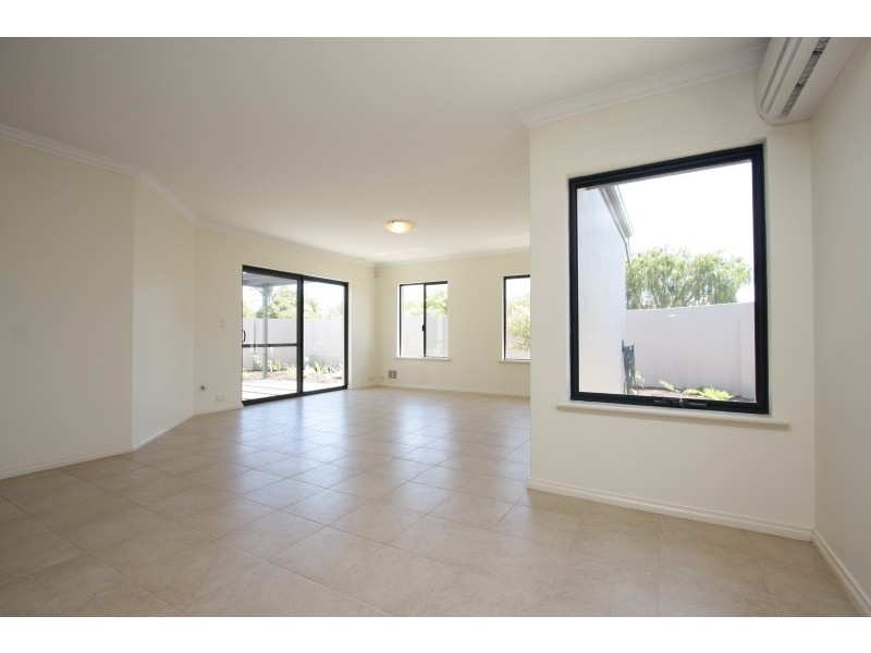 28 Marsh Avenue, Manning WA 6152