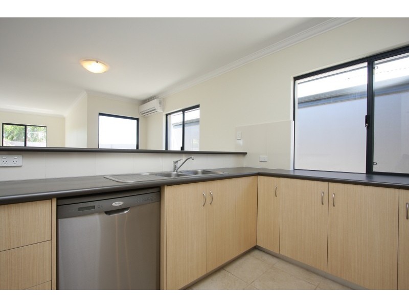 28 Marsh Avenue, Manning WA 6152