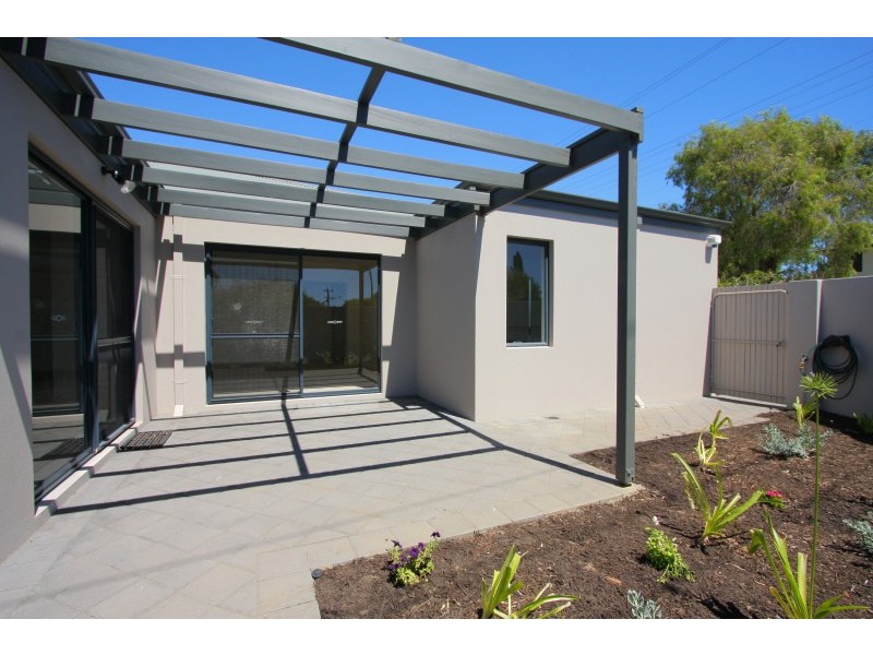 28 Marsh Avenue, Manning WA 6152