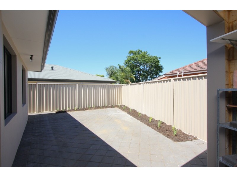 28 Marsh Avenue, Manning WA 6152