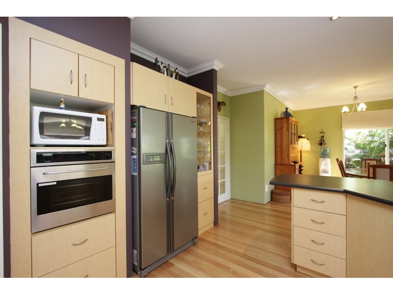 5 McNess Glade, Salter Point WA 6152