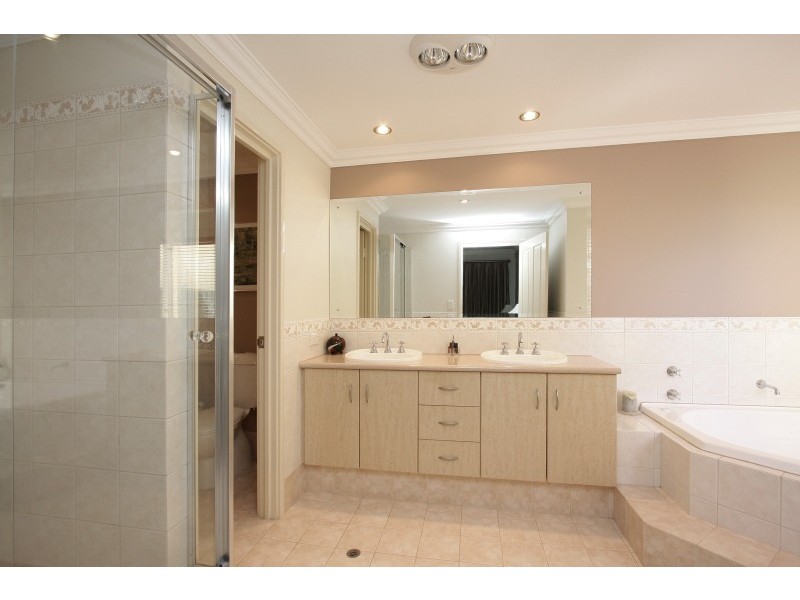 5 McNess Glade, Salter Point WA 6152