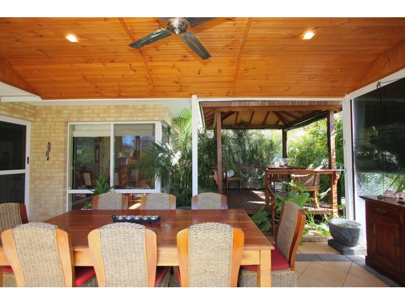 5 McNess Glade, Salter Point WA 6152