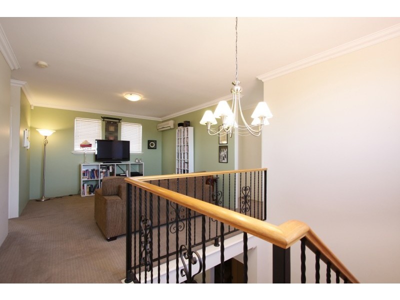 5 McNess Glade, Salter Point WA 6152