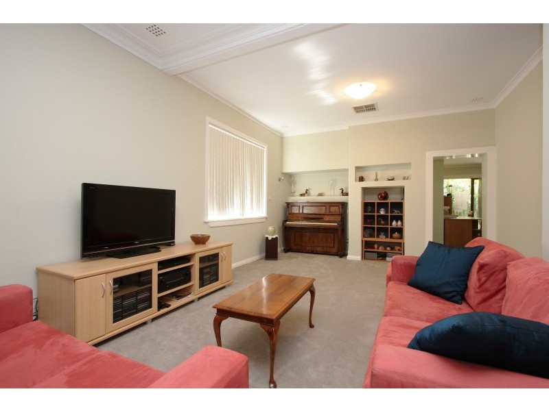 7 Seventh Avenue, Kensington WA 6151