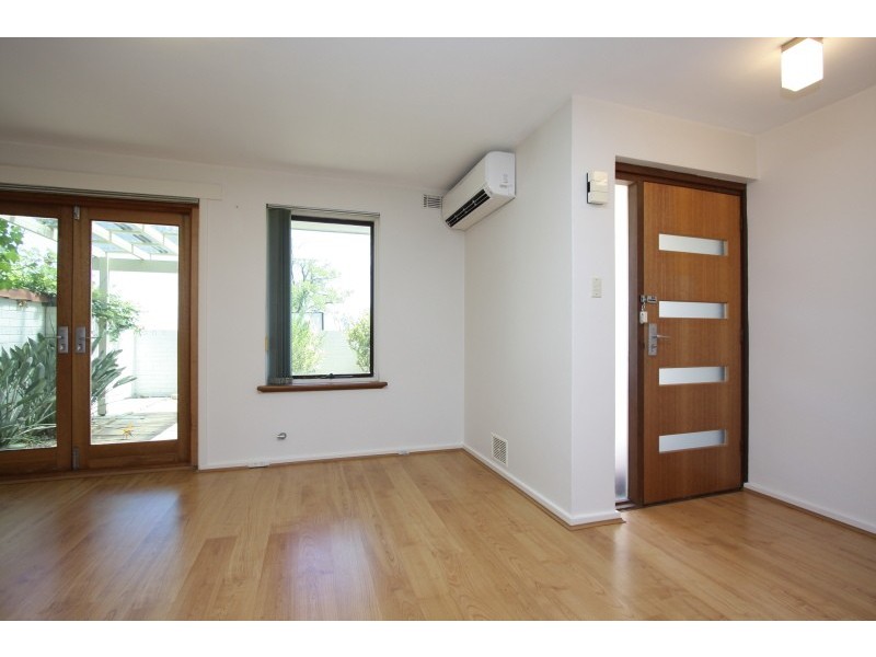 2/139 Melville Parade, Como WA 6152