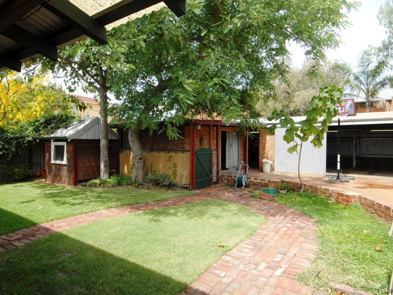 44 Balmoral Street, East Victoria Park WA 6101