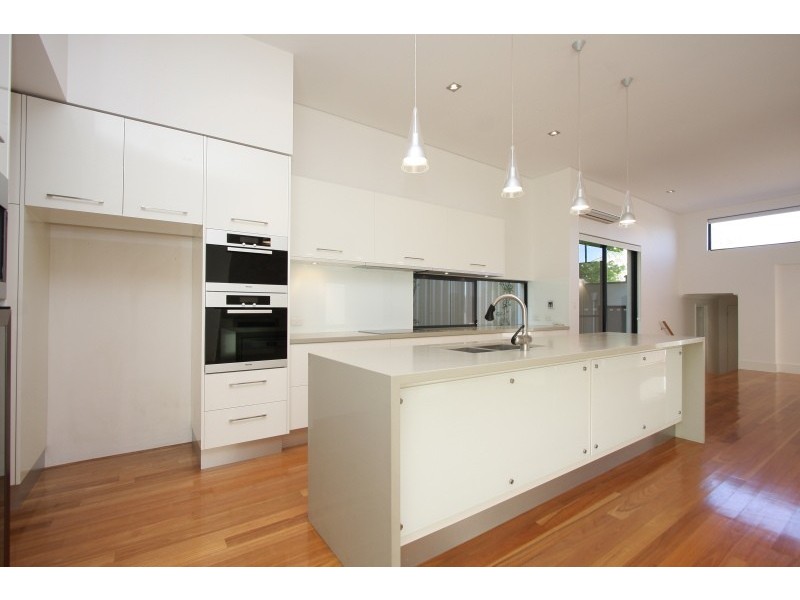 77a Robert, Como WA 6152