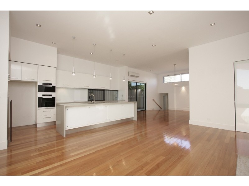 77a Robert, Como WA 6152