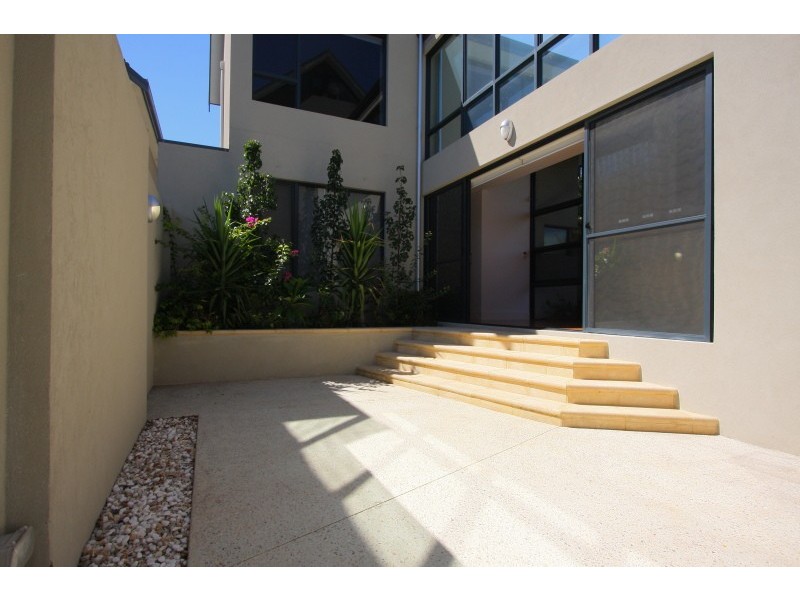 77a Robert, Como WA 6152