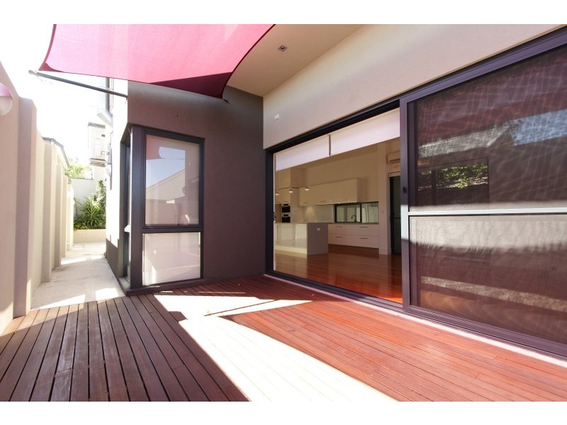 77a Robert, Como WA 6152