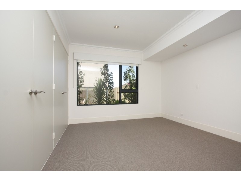 77a Robert, Como WA 6152