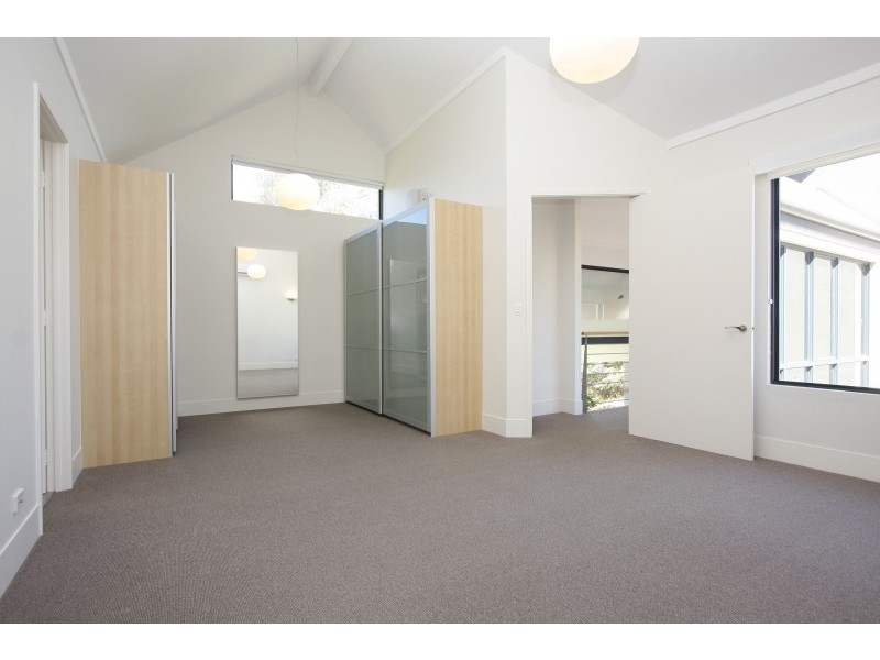 77a Robert, Como WA 6152