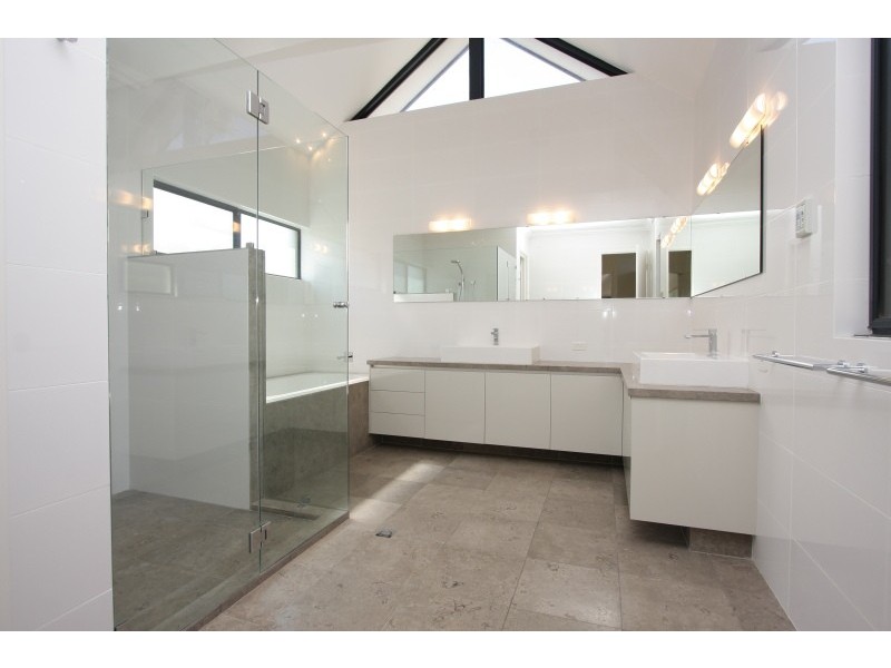 77a Robert, Como WA 6152