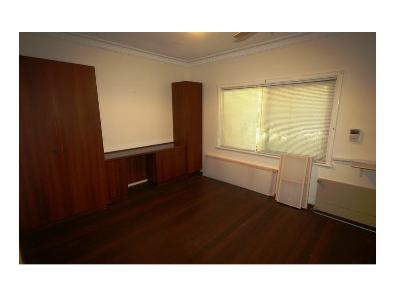 60 Crawshaw Crescent, Manning WA 6152