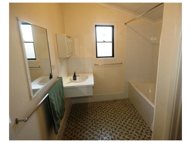 60 Crawshaw Crescent, Manning WA 6152