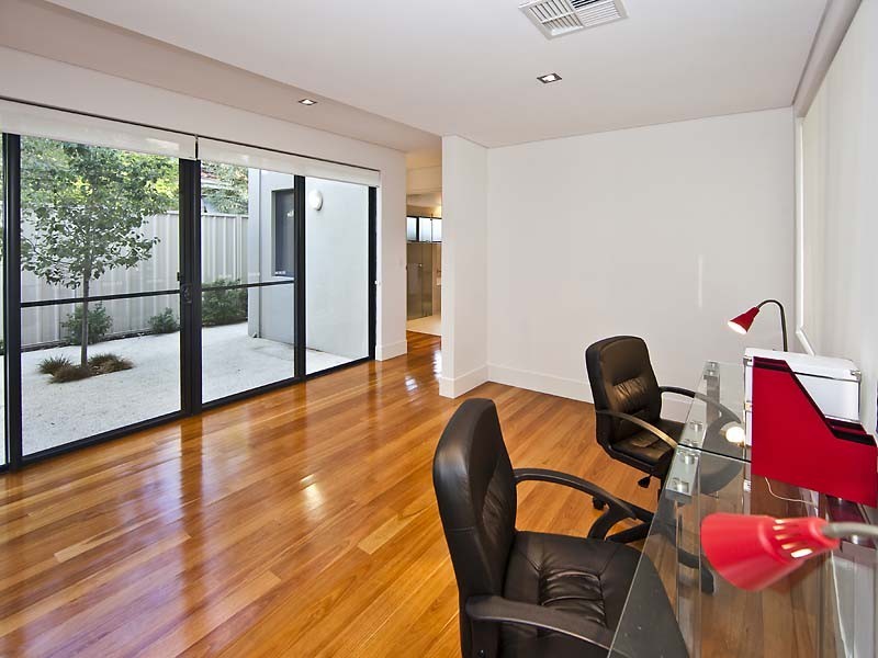 77A Robert Street, Como WA 6152