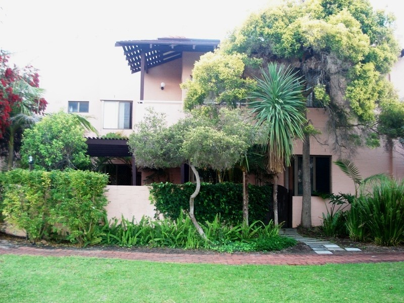 3/2 Manning Terrace, South Perth WA 6151