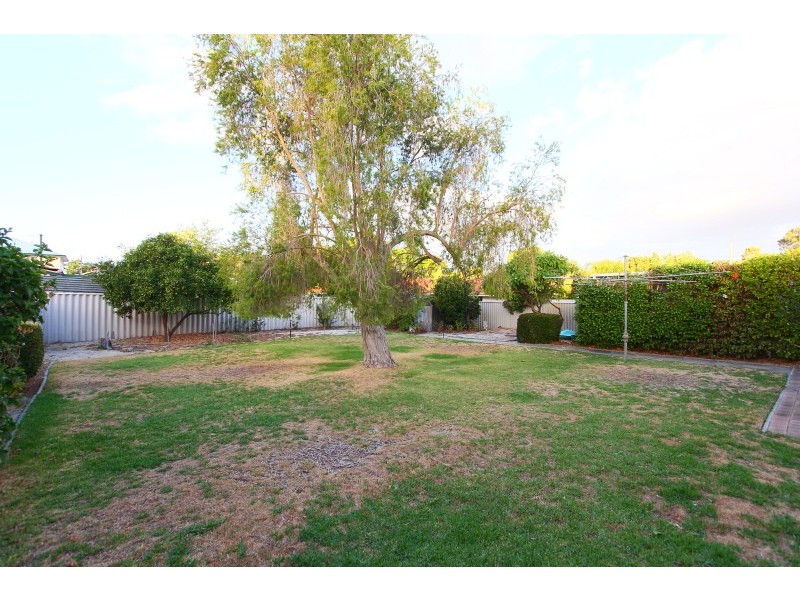 138 Gwenyfred Road, Kensington WA 6151