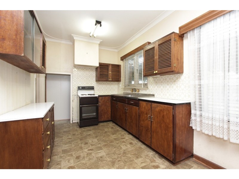 138 Gwenyfred Road, Kensington WA 6151