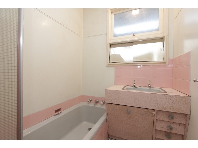 138 Gwenyfred Road, Kensington WA 6151