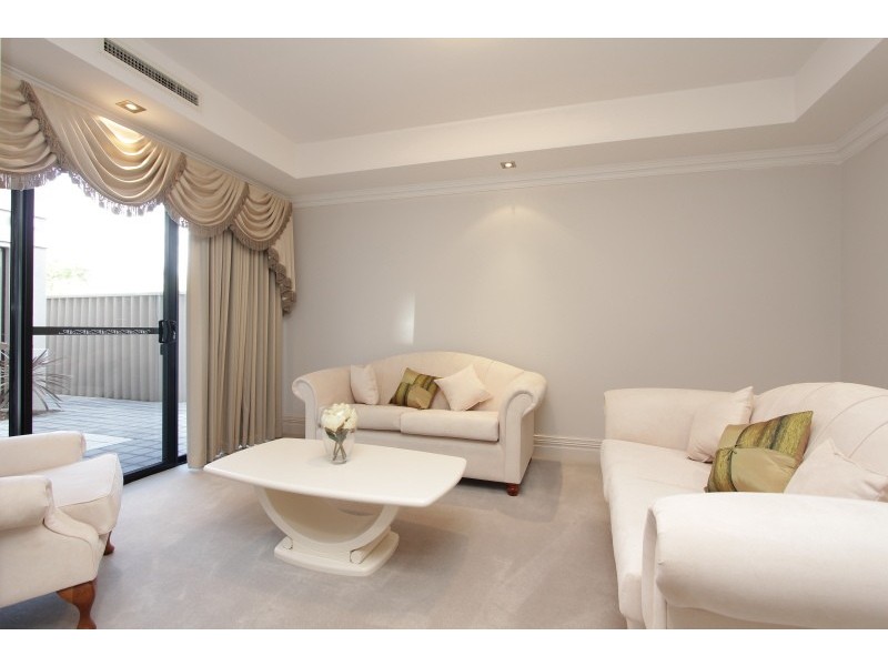 76A Robert Street, Como WA 6152