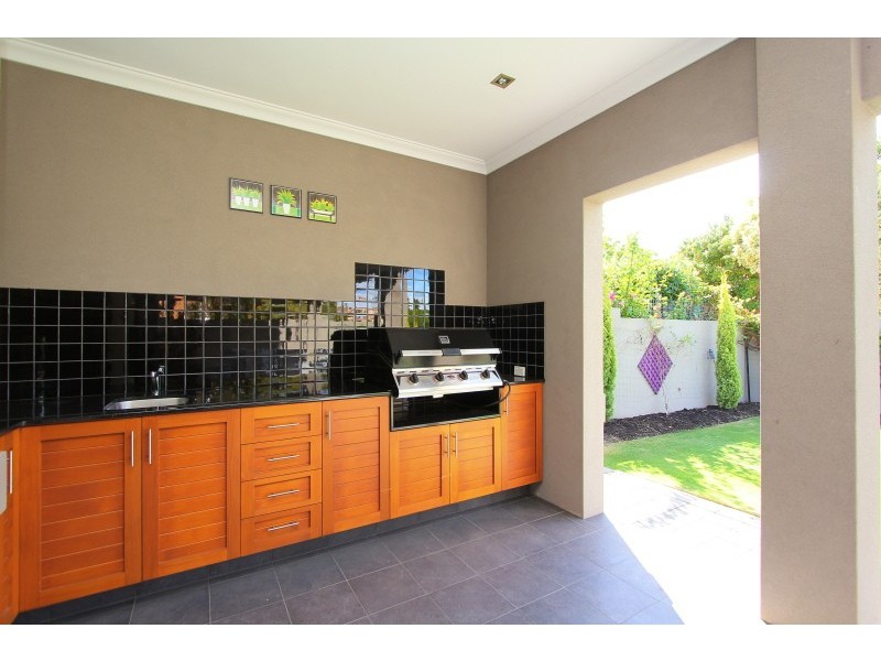 76A Robert Street, Como WA 6152