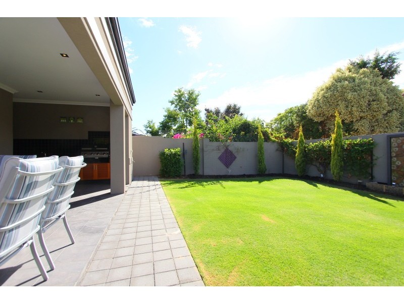 76A Robert Street, Como WA 6152