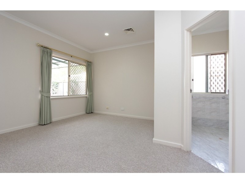 1/43 Comer Street, Como WA 6152