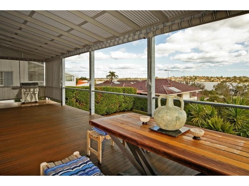 7 Success Crescent, Salter Point WA 6152