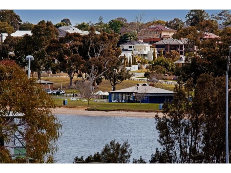 7 Success Crescent, Salter Point WA 6152