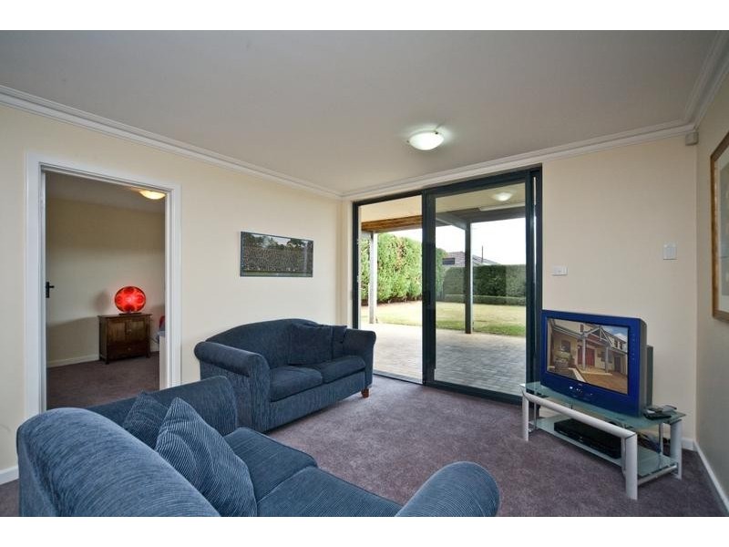 7 Success Crescent, Salter Point WA 6152