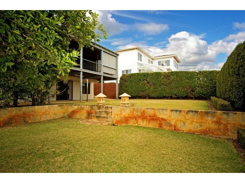 7 Success Crescent, Salter Point WA 6152