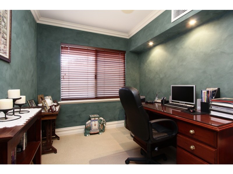 18 Broad Street, Kensington WA 6151