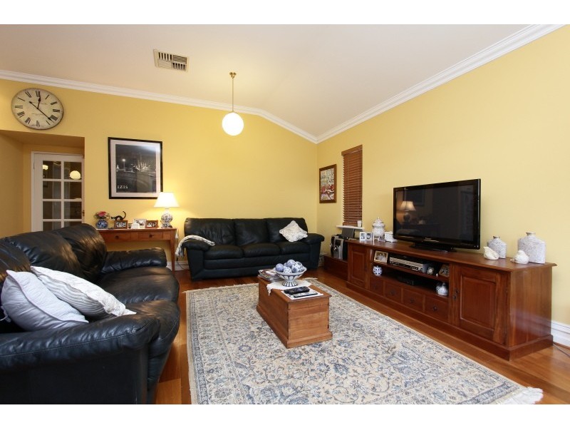 18 Broad Street, Kensington WA 6151