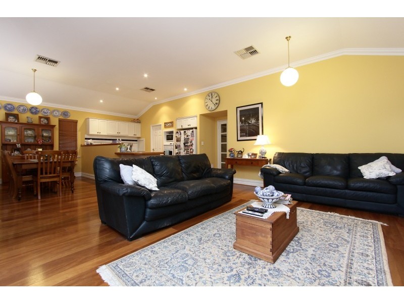 18 Broad Street, Kensington WA 6151