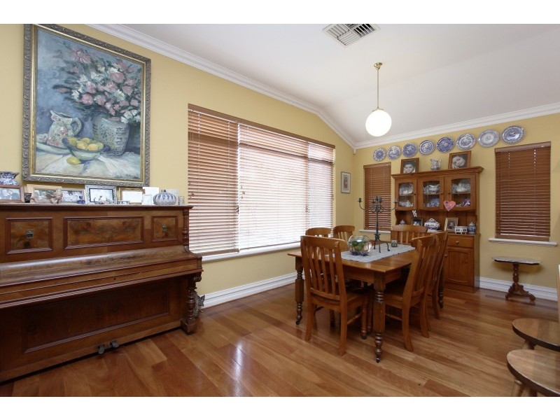 18 Broad Street, Kensington WA 6151