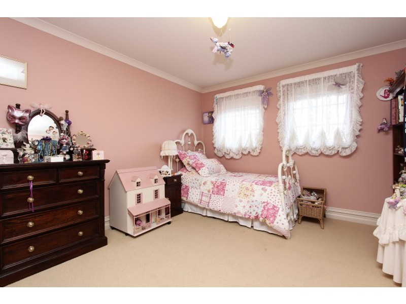 18 Broad Street, Kensington WA 6151