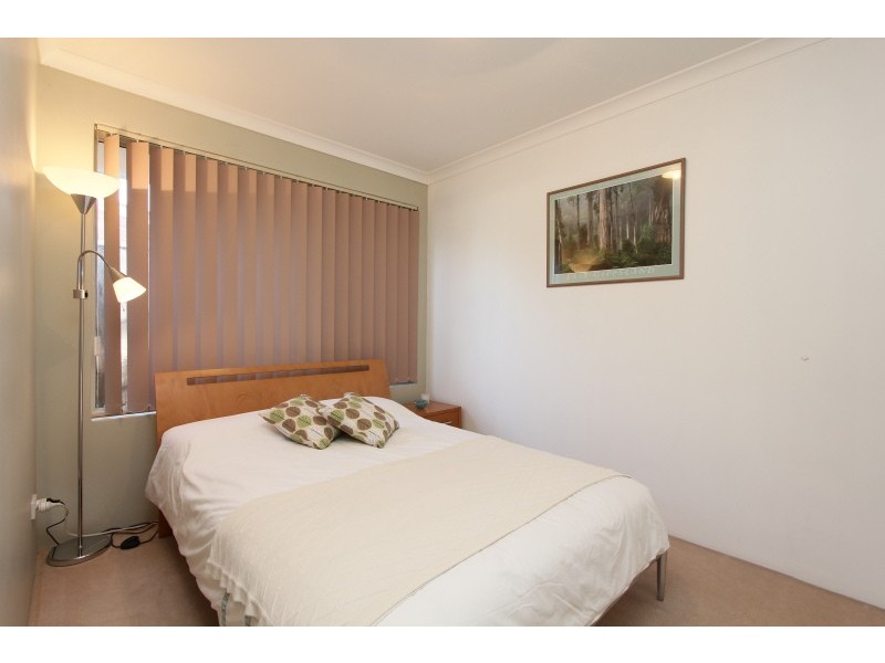 19 Coolgardie Street, St James WA 6102