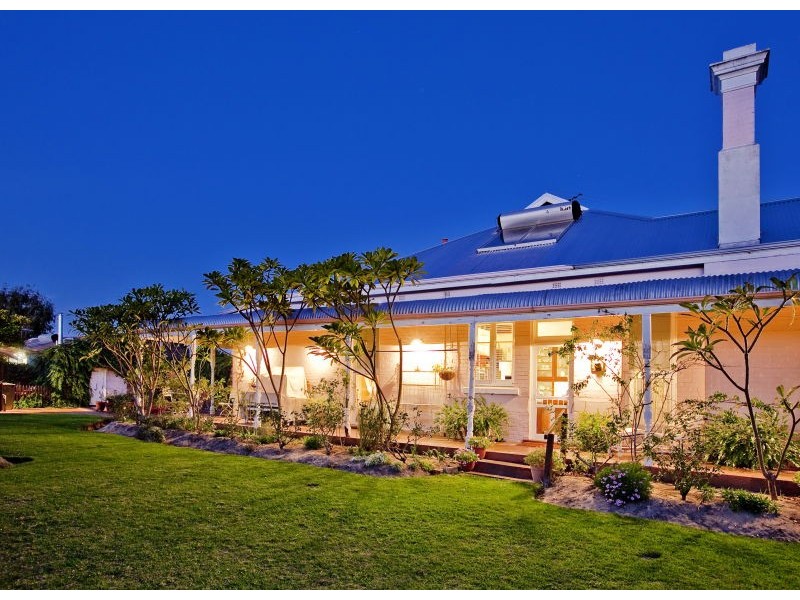 312 Railway Parade, East Cannington WA 6107