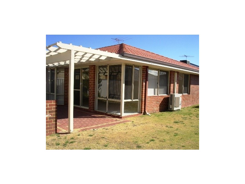 11 Daniel Drive, Canning Vale WA 6155